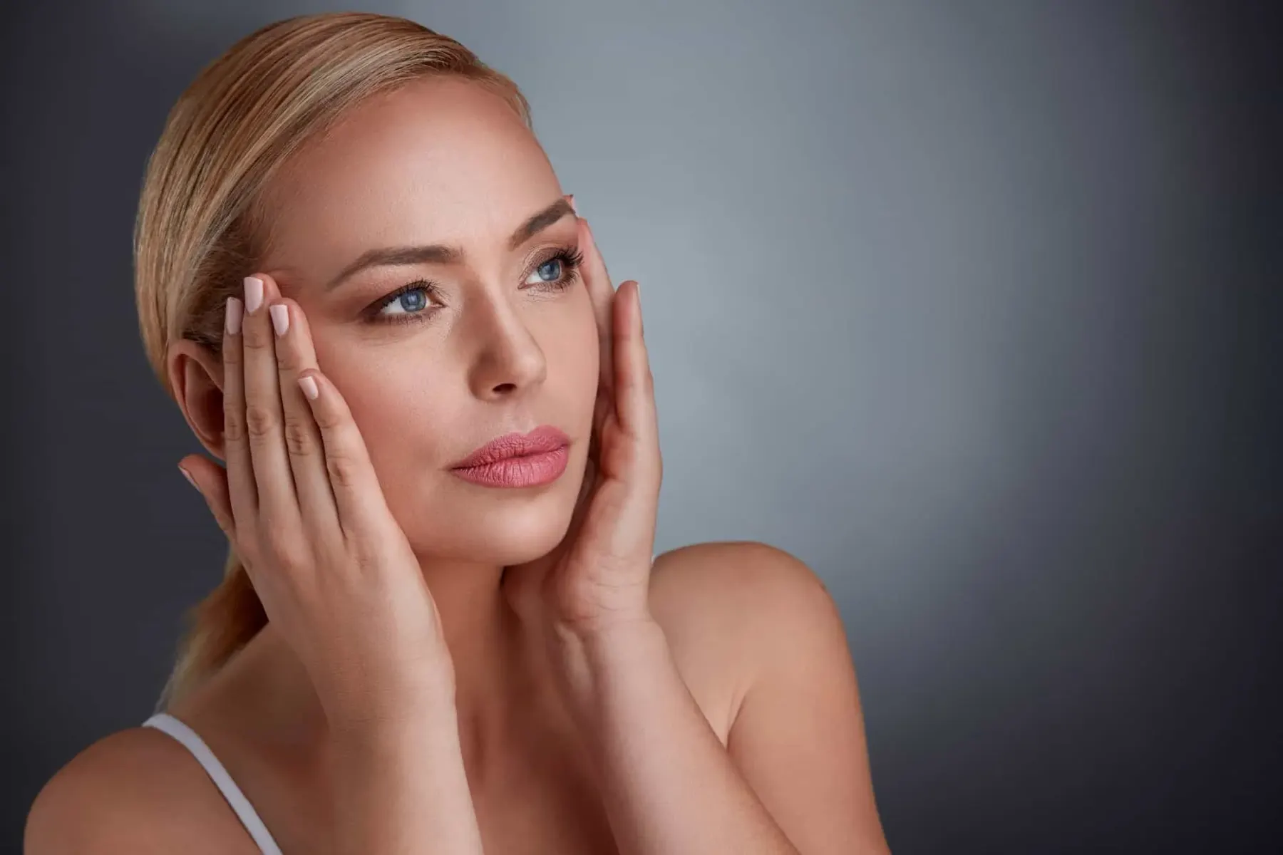 Illustration of the eight injection points used in an 8 point facelift with dermal filler