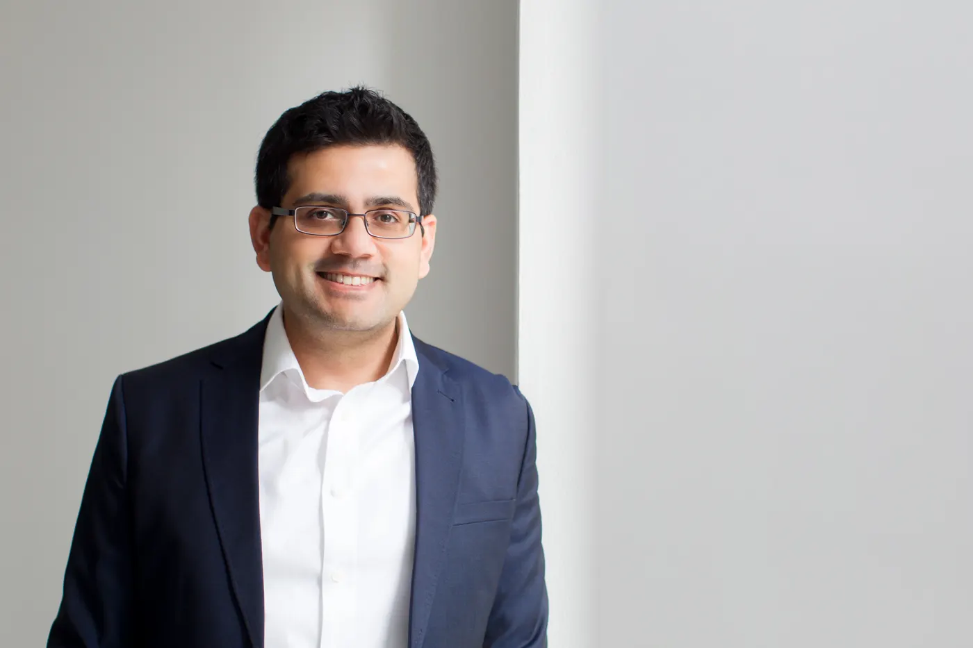 Dr Usman Qureshi in Luxe Skin Glasgow clinic